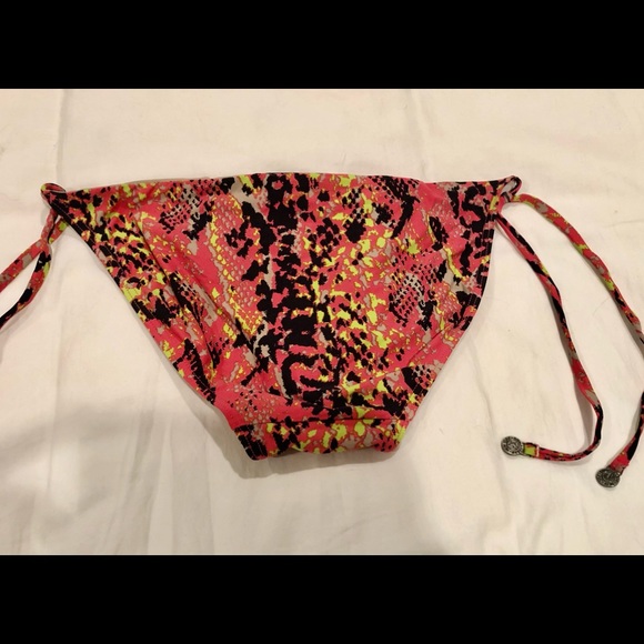 DKNY bikini in snakeskin print with vibrant colors - Picture 5 of 10